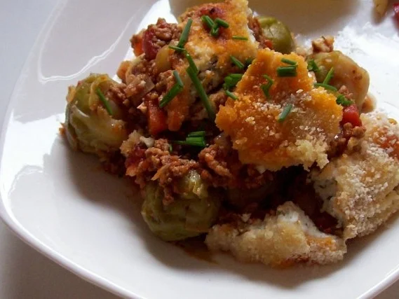 Rezept: Rosenkohl-Auflauf mit Hack-Tomaten-Soße und Schmandguss Bild Nr. 13 Rosenkohl-Auflauf mit Hack-Tomaten-Soße und Schmandguss - Rezept - Bild Nr. 13