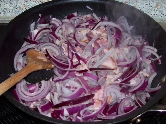 Snack/Vorspeise: Herbstliche Zwiebel-Apfel-Tarte - Rezept - Bild Nr. 2