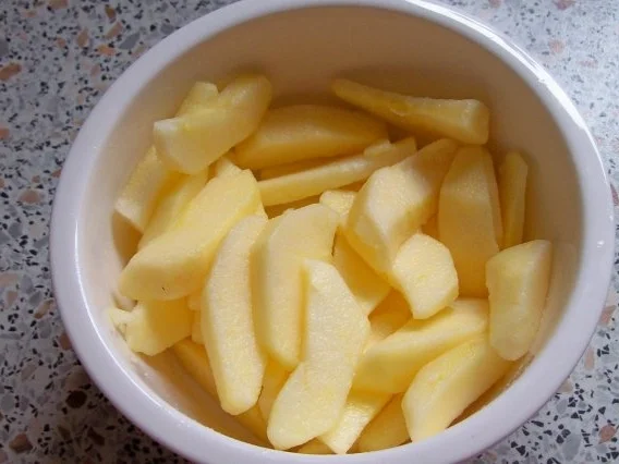 Snack/Vorspeise: Herbstliche Zwiebel-Apfel-Tarte - Rezept - Bild Nr. 4