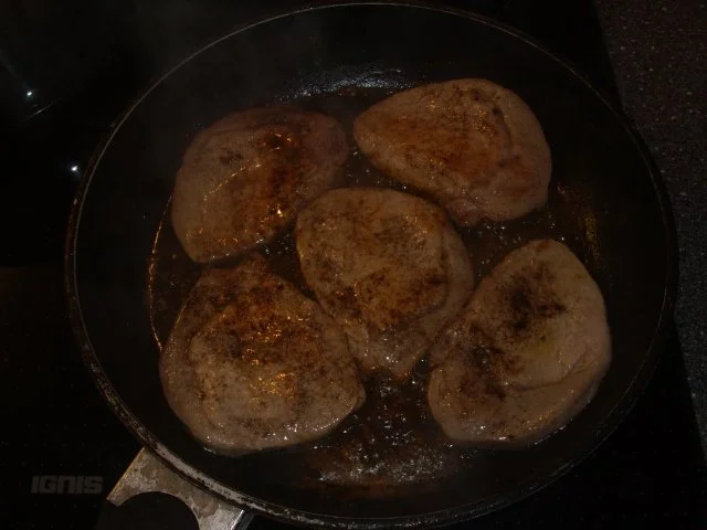 Rezept: Minutensteaks mit Gorgonzola und Spinathaube Bild Nr. 3 Minutensteaks mit Gorgonzola und Spinathaube - Rezept - Bild Nr. 3