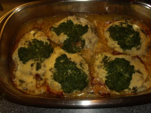 Rezept: Minutensteaks mit Gorgonzola und Spinathaube Bild Nr. 7 Minutensteaks mit Gorgonzola und Spinathaube - Rezept - Bild Nr. 7