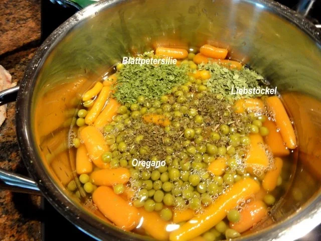 Rezept: Fleisch: STIELKOTELETT mit feinen Erbsen + Möhren Bild Nr. 3 Fleisch: STIELKOTELETT mit feinen Erbsen + Möhren - Rezept - Bild Nr. 3