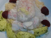 Gedünstetes Kabeljaufilet auf Apfelrahmsauerkraut - Rezept