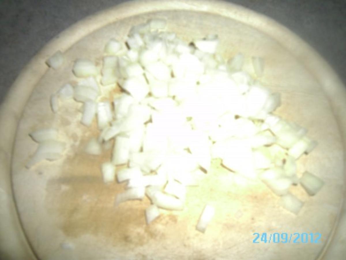 Wilde Fleischlaibchen mit Petersilkartoffeln und Knoblauchsoße - Rezept - Bild Nr. 4