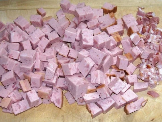 Deftiger Paprika-Rahm-Topf mit gebratenem Leberkäse - Rezept - Bild Nr. 2