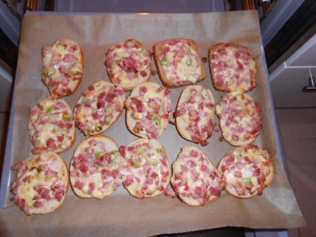 Pizzabrötchen - Rezept mit Bild - kochbar.de