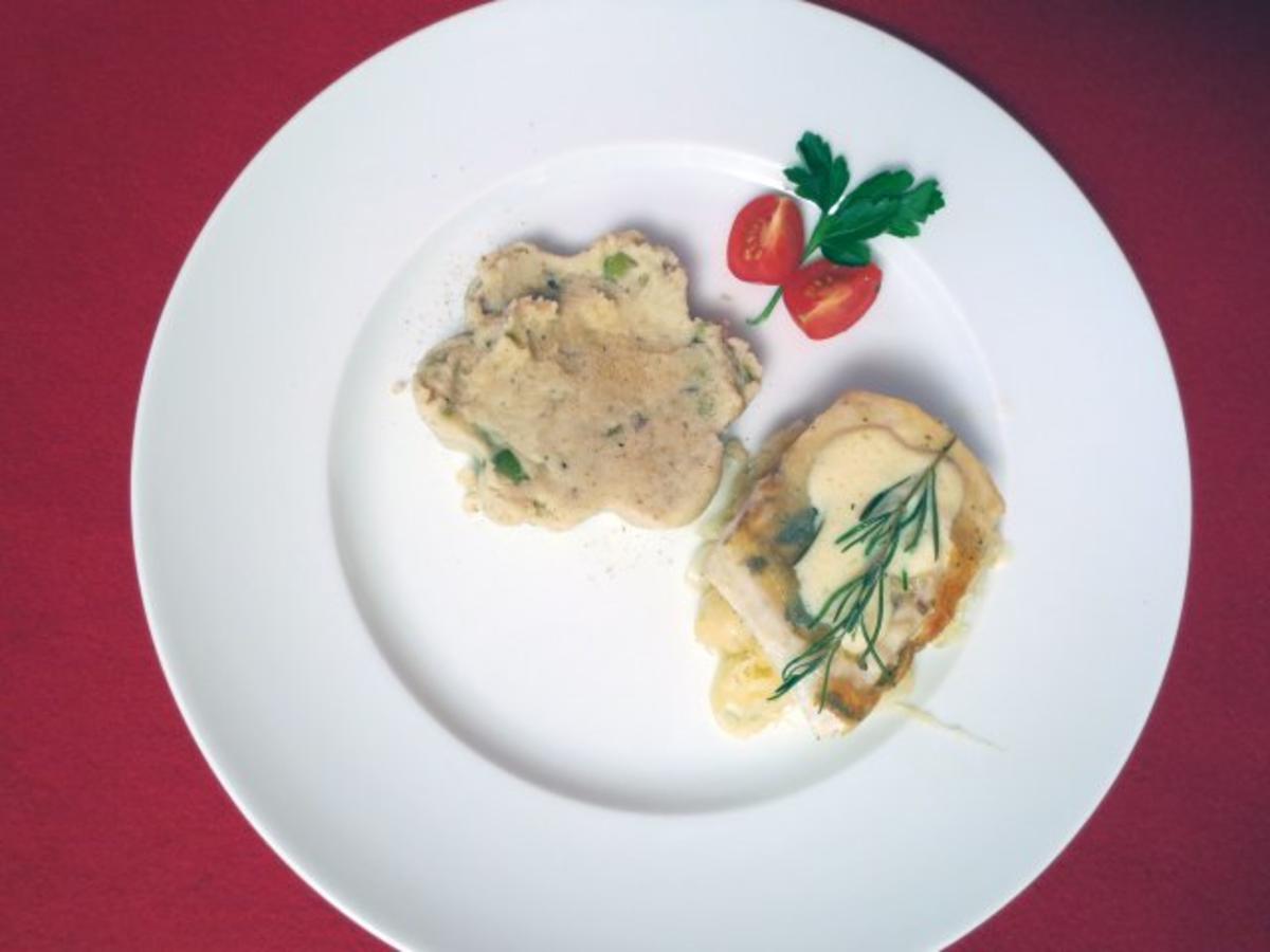 Zanderfilet mit Limettensößchen auf Champagner-Ananas-Kraut und Kartoffel-Oliven-Püree - Rezept