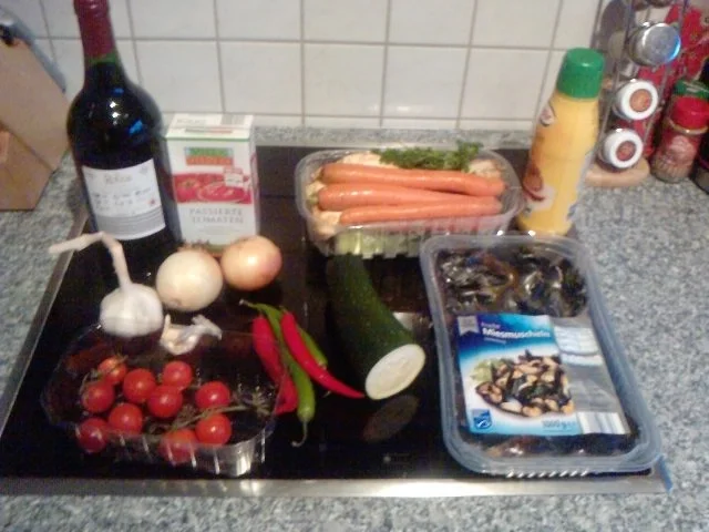 Wenn mieße Muscheln in Rotwein kuscheln -oder- Der Rotwein-öffnet-Tür-und-Tor-Topf - Rezept - Bild Nr. 2