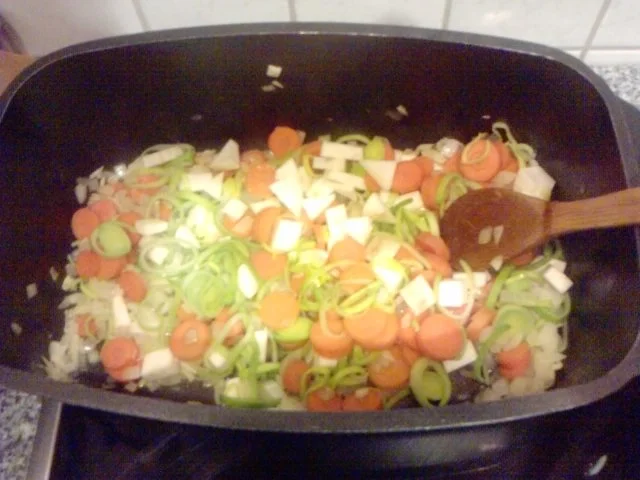 Wenn mieße Muscheln in Rotwein kuscheln -oder- Der Rotwein-öffnet-Tür-und-Tor-Topf - Rezept - Bild Nr. 4