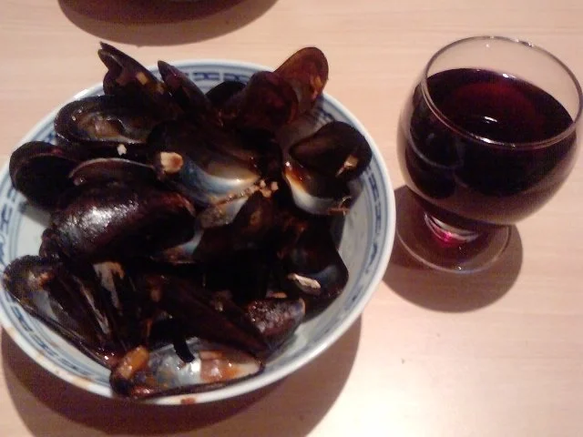 Wenn mieße Muscheln in Rotwein kuscheln -oder- Der Rotwein-öffnet-Tür-und-Tor-Topf - Rezept - Bild Nr. 17