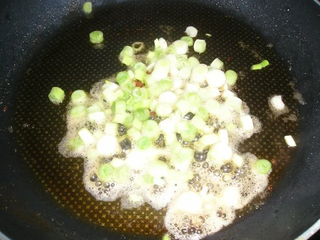 Rezept: Würstel im Schlafrock Bild Nr. 4 Würstel im Schlafrock - Rezept - Bild Nr. 4