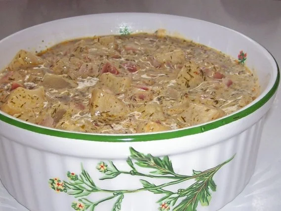 Rezept: Beilagen: Pikante Schmorgurken-Pfanne mit cremiger Senfsoße Beilagen: Pikante Schmorgurken-Pfanne mit cremiger Senfsoße - Rezept