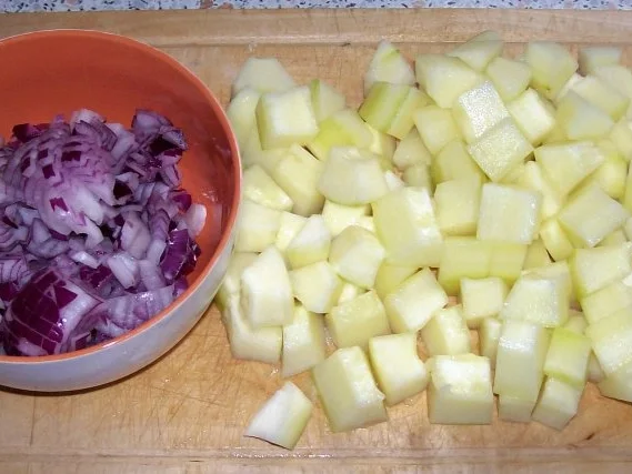 Rezept: Beilagen: Pikante Schmorgurken-Pfanne mit cremiger Senfsoße Bild Nr. 3 Beilagen: Pikante Schmorgurken-Pfanne mit cremiger Senfsoße - Rezept - Bild Nr. 3