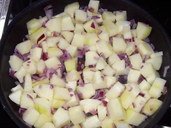 Rezept: Beilagen: Pikante Schmorgurken-Pfanne mit cremiger Senfsoße Bild Nr. 4 Beilagen: Pikante Schmorgurken-Pfanne mit cremiger Senfsoße - Rezept - Bild Nr. 4