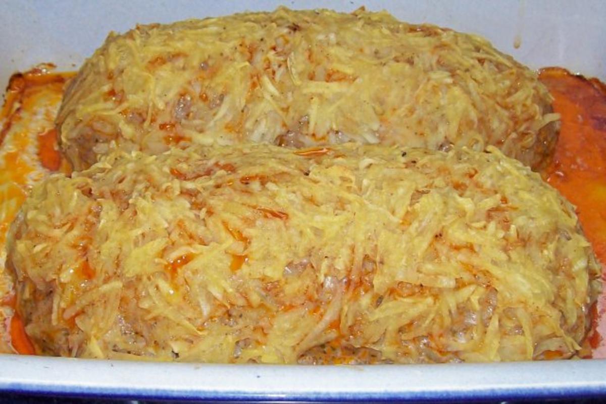 Gerollter Hackbraten mit Kartoffel-Kruste und Röstzwiebel-Käse-Füllung - Rezept - Bild Nr. 9