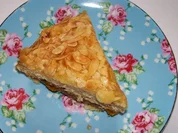 Rezept: Fruchtiger Karamell-Bienenstich mit Mandarinen Fruchtiger Karamell-Bienenstich mit Mandarinen - Rezept