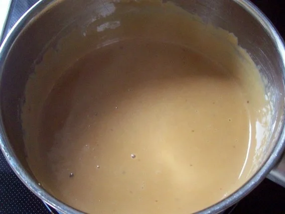 Fruchtiger Karamell-Bienenstich mit Mandarinen - Rezept - Bild Nr. 7