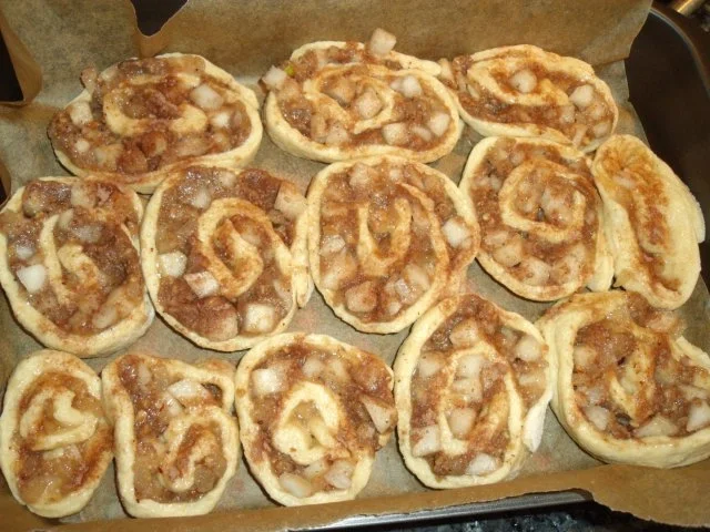 Birnen-Nuss-Rosenkuchen - Rezept - Bild Nr. 2