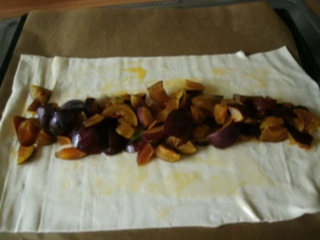 Rezept: Pflaumenstrudel Bild Nr. 5 Pflaumenstrudel - Rezept - Bild Nr. 5