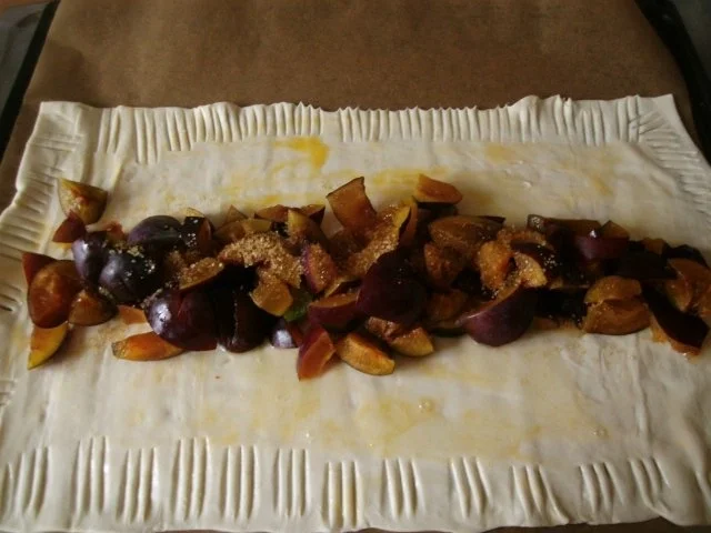 Rezept: Pflaumenstrudel Bild Nr. 7 Pflaumenstrudel - Rezept - Bild Nr. 7