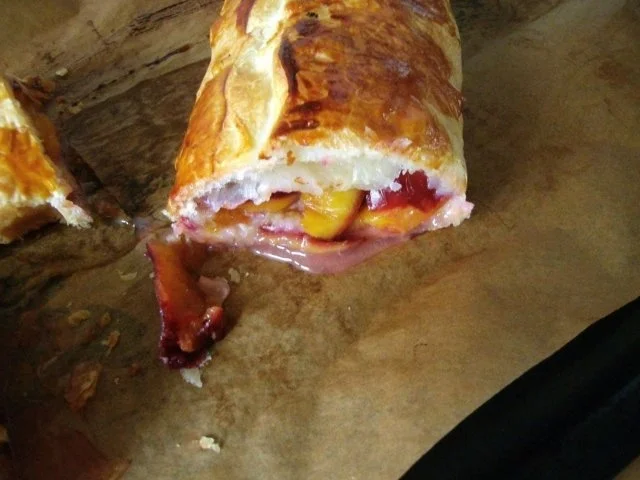 Rezept: Pflaumenstrudel Bild Nr. 3 Pflaumenstrudel - Rezept - Bild Nr. 3