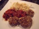Feta-Frikadellen mit Cranberry-Tomaten-Sauce - Rezept