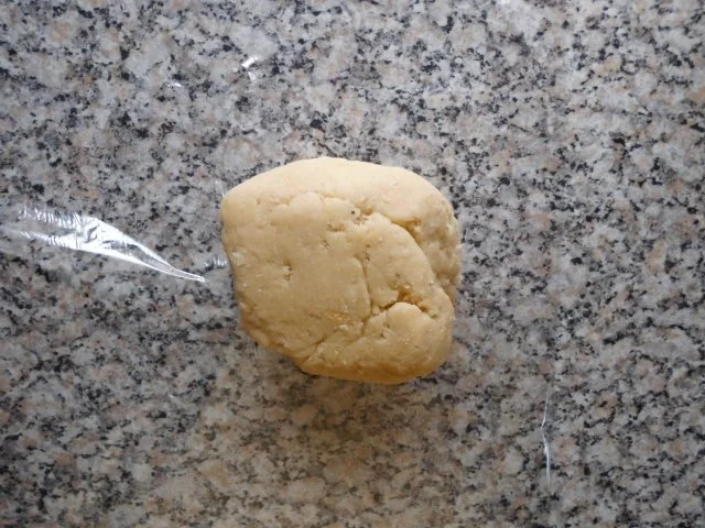 Torte-Pflaumen auf Mandel-Baiser gebettet>> - Rezept - Bild Nr. 3