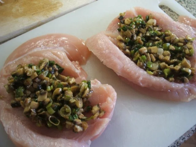 Geflügel: Hähnchenbrust - gefüllt mit Champignon und Frühlingszwiebeln - Rezept - Bild Nr. 8
