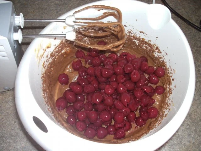 Rezept: backen / Kuchen: Schwarzwälder Schokoladenkuchen Bild Nr. 7 backen / Kuchen: Schwarzwälder Schokoladenkuchen - Rezept - Bild Nr. 7