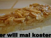 Bienenstich mit Sahnefüllung - Rezept