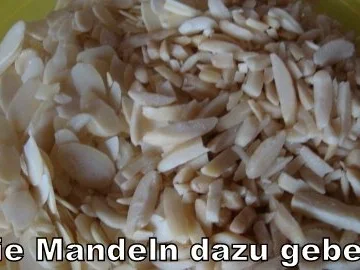 Bienenstich mit Sahnefüllung - Rezept - Bild Nr. 6