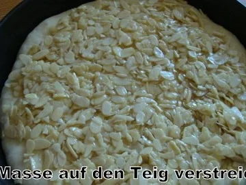 Bienenstich mit Sahnefüllung - Rezept - Bild Nr. 8