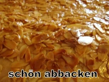 Bienenstich mit Sahnefüllung - Rezept - Bild Nr. 9