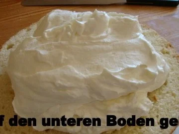 Bienenstich mit Sahnefüllung - Rezept - Bild Nr. 15