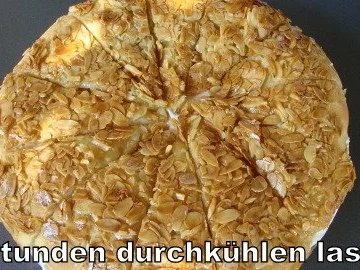 Bienenstich mit Sahnefüllung - Rezept - Bild Nr. 17