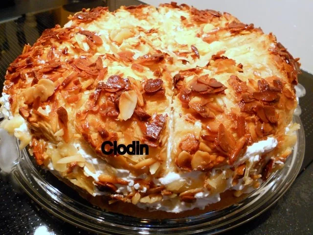 Bienenstich mit Sahnefüllung - Rezept - Bild Nr. 20