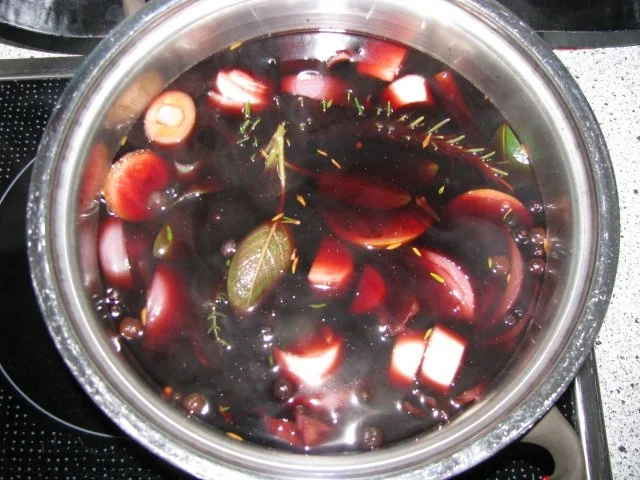 Wild: Wildschweinragout im Römertopf - Rezept - Bild Nr. 4