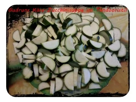 Rezept: Suppe: Käse-Zucchinisuppe Bild Nr. 3 Suppe: Käse-Zucchinisuppe - Rezept - Bild Nr. 3