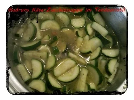 Rezept: Suppe: Käse-Zucchinisuppe Bild Nr. 5 Suppe: Käse-Zucchinisuppe - Rezept - Bild Nr. 5