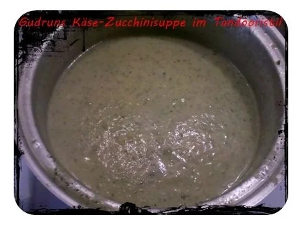 Rezept: Suppe: Käse-Zucchinisuppe Bild Nr. 7 Suppe: Käse-Zucchinisuppe - Rezept - Bild Nr. 7