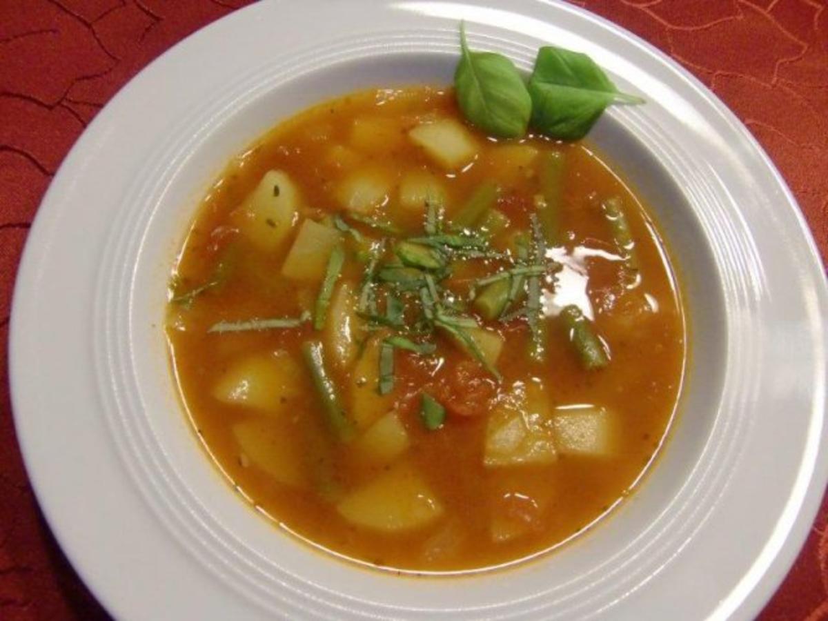Tomaten-Bohnen-Suppe mit Kartoffeln - Rezept