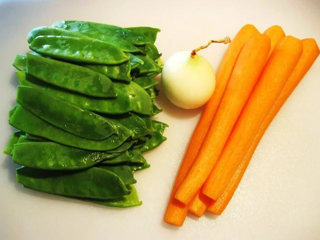 Kaiserschoten mit zarten Möhrchen in Käsesoße - Rezept - Bild Nr. 2