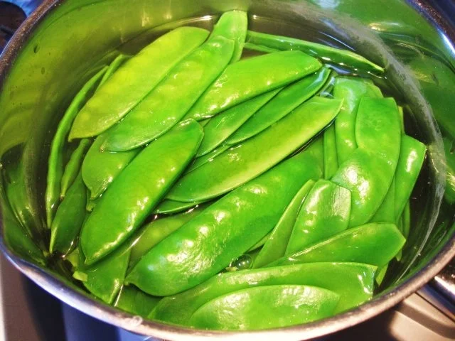 Kaiserschoten mit zarten Möhrchen in Käsesoße - Rezept - Bild Nr. 5