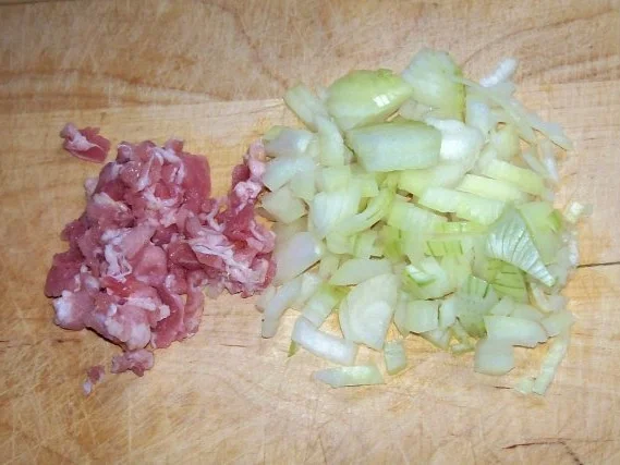 Rezept: Würziges Kartoffel-Birnen-Gratin mit Gorgonzola Bild Nr. 4 Würziges Kartoffel-Birnen-Gratin mit Gorgonzola - Rezept - Bild Nr. 4