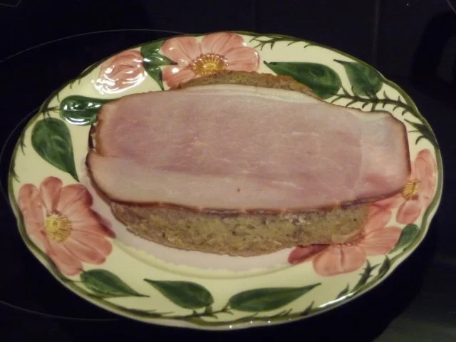 Rezept: Abendbrot : Spiegeleier auf Vinschgauer* mit Käse zugedeckt Bild Nr. 3 Abendbrot : Spiegeleier auf Vinschgauer* mit Käse zugedeckt - Rezept - Bild Nr. 3