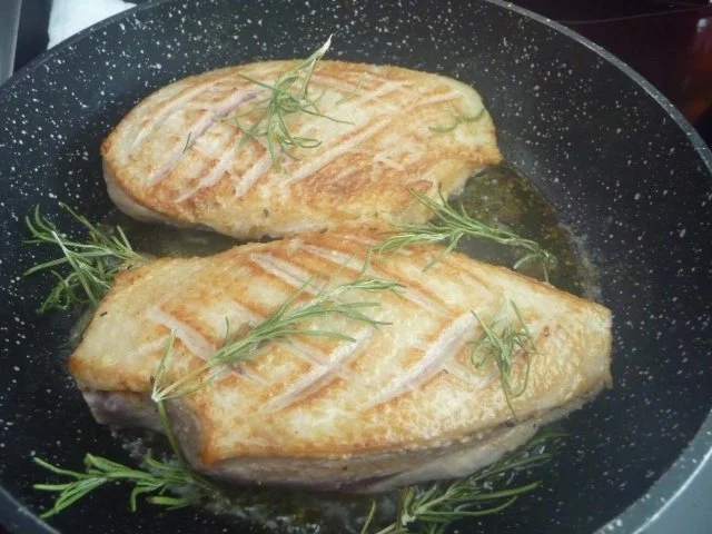 Rezept: Geflügel : Entenbrust an gebutterten Spaghetti Bild Nr. 5 Geflügel : Entenbrust an gebutterten Spaghetti - Rezept - Bild Nr. 5