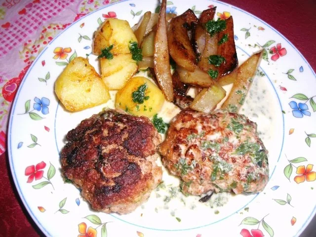 Bouletten mit Petersiliensosse und gebratenem Kohlrabigemüse - Rezept - Bild Nr. 9