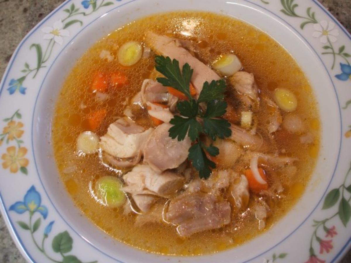 Suppen: Klassische Hühnersuppe - Rezept