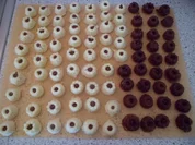 Mini-Mini-Gugelhüpfchen hell und dunkel - Rezept