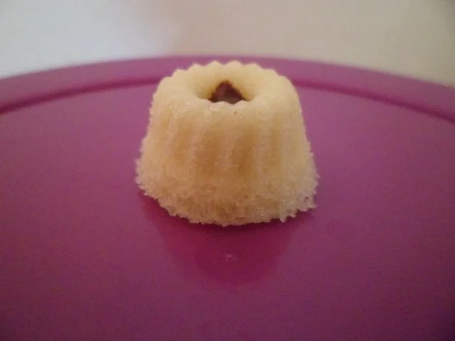 Mini-Mini-Gugelhüpfchen hell und dunkel - Rezept - Bild Nr. 2